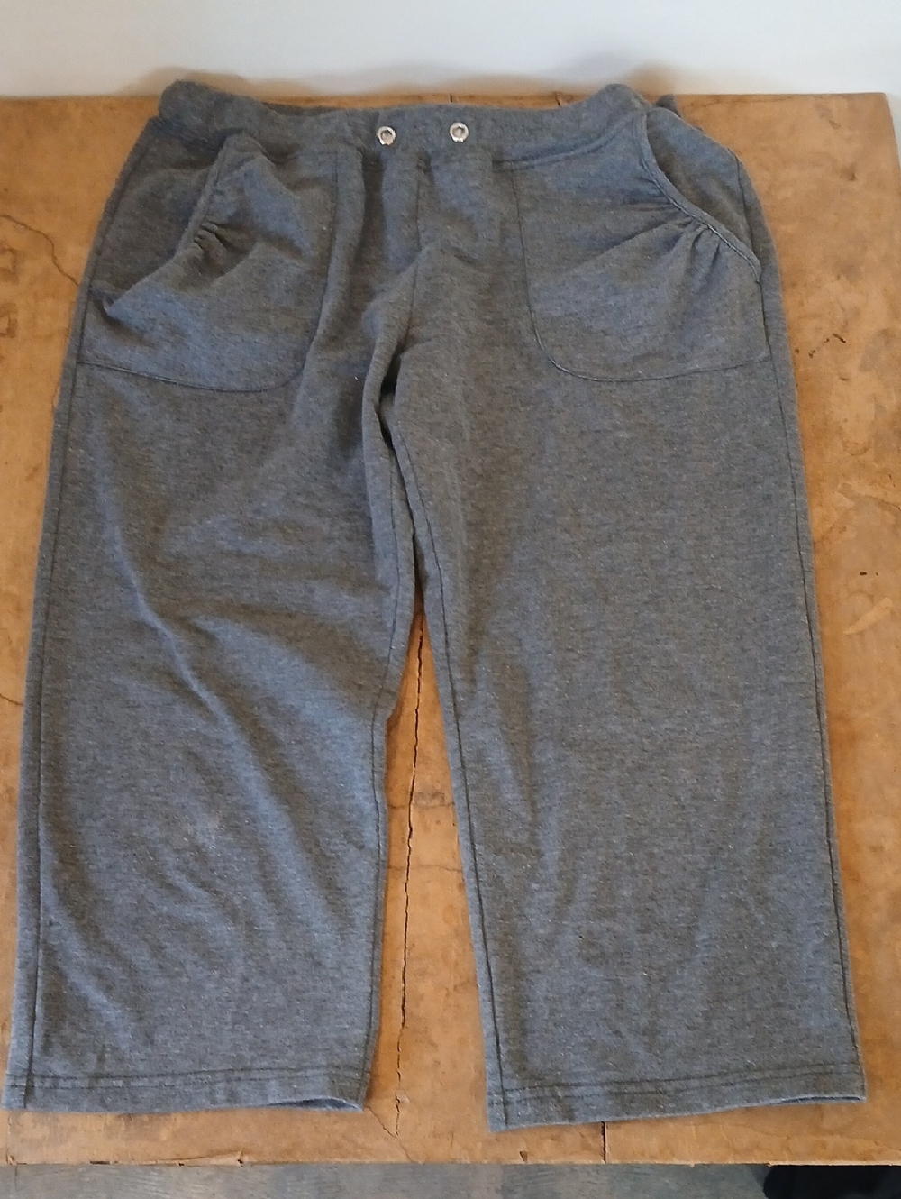 Women's M Zena Sport Gray Capri Knee Length Lounge Pants with Elastic Waist